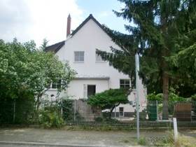 Fertig: neue Fenster, neue Heizung, neuer Schornstein, Dämmung und Lüftung - jetzt kann das Baby kommen -