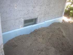 Die Außenwände werden gedämmt - auch die Kellerwände